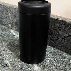 YETI Onyx Black Colster rambler